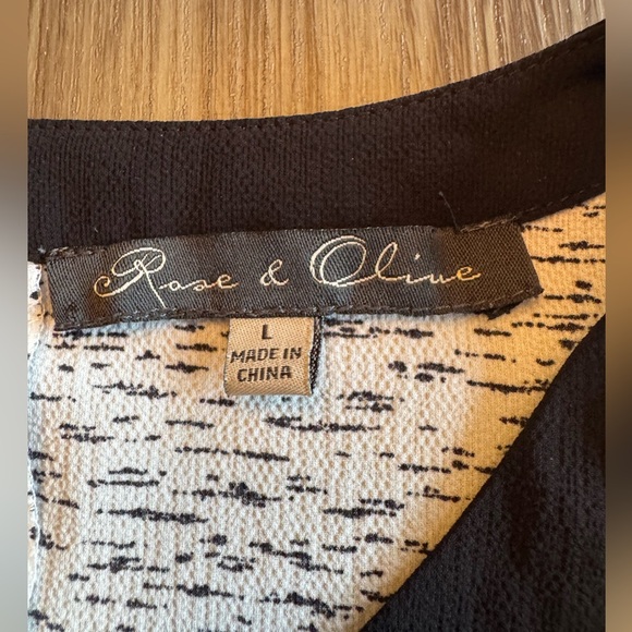 Rose & Olive White and Black Boxy 3/4 Sleeve Blouse - Picture 5 of 9